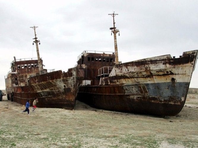 Fotos incríveis de cemitério de navios abandonados no Uzbequistão (5)