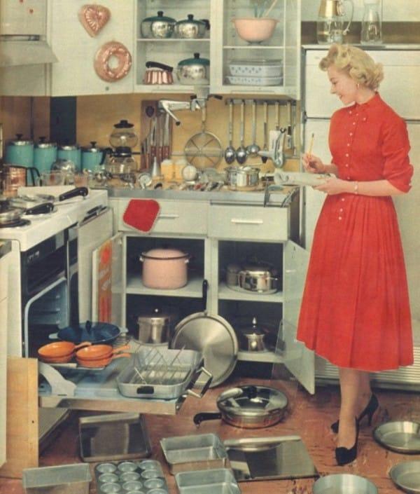 Resultado de imagem para mulher do lar 1950